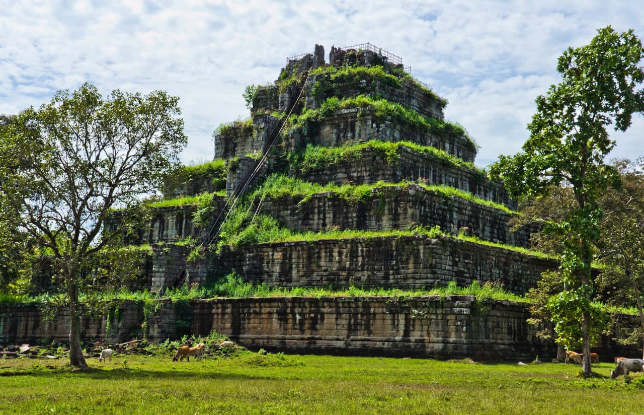Beng Mealea and Koh Ker Temples Tour from Siem Reap