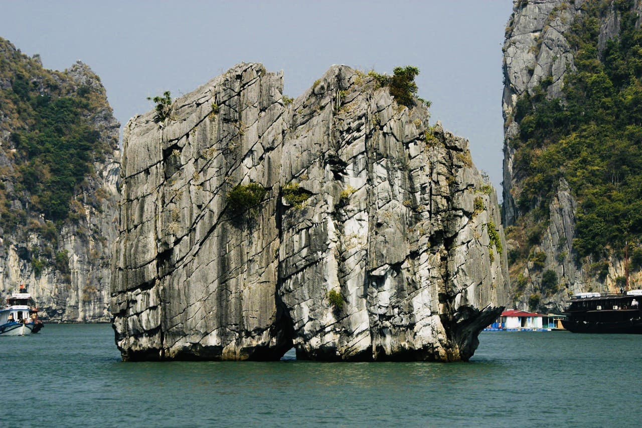 Ha Long Bay Cruise with Round Trip Transfer from Hanoi – photo 4