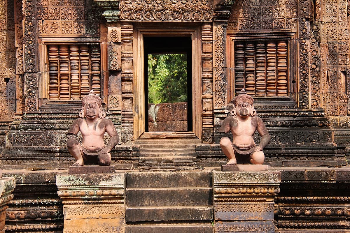 Angkor Wat and Siem Reap Temples Tour