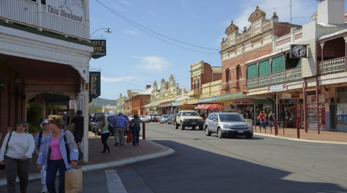 Wave Rock and York Tour from Perth