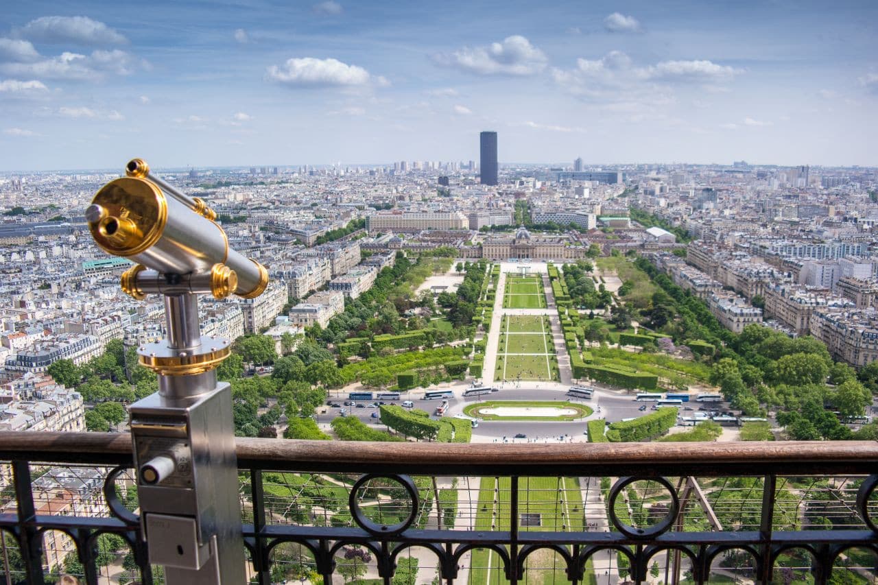 Paris Open-Top Bus Tour and Eiffel Tower Reserved Access