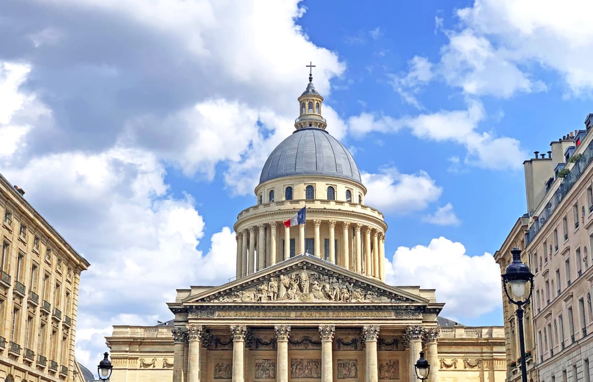 COMBO: Paris Museum Pass + Seine River Sightseeing Cruise by Bateaux Parisiens