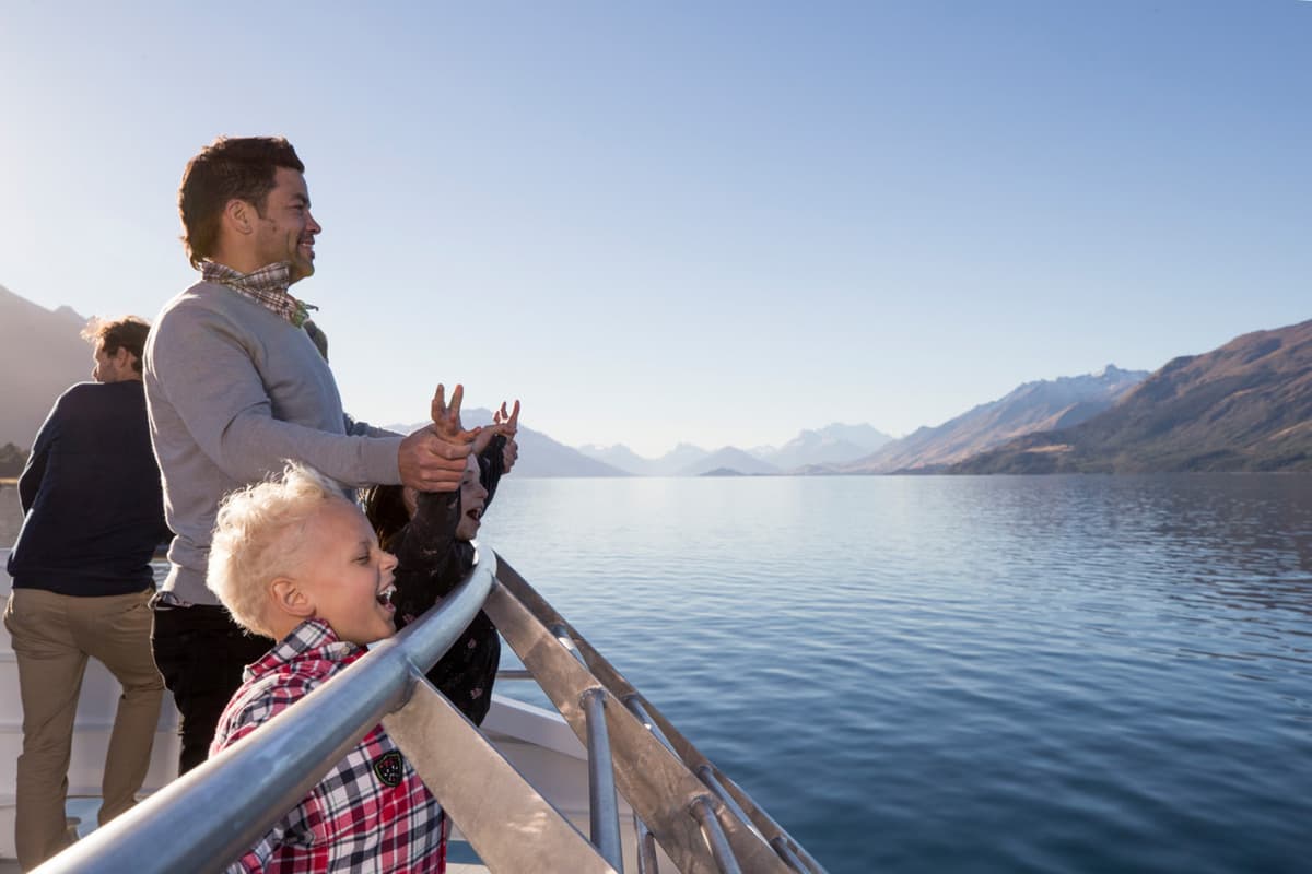 Mt. Nicholas Farm Experience with Lake Wakatipu Cruise
