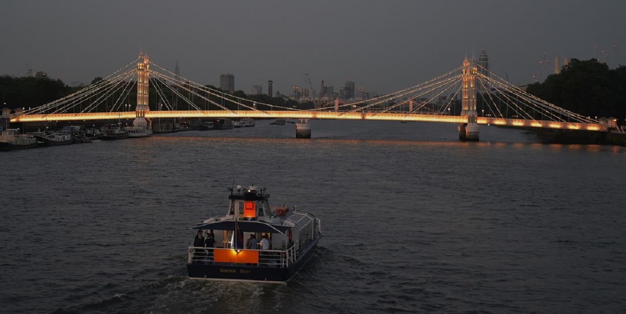 Open Top Vintage Bus Tour and River Thames Cruise – photo 5