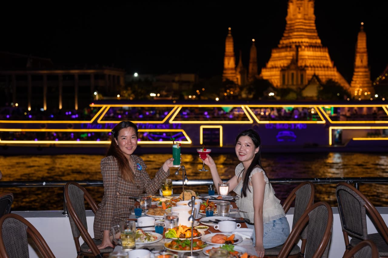 Chao Phraya River Dinner Cruise aboard The Planet Cruise