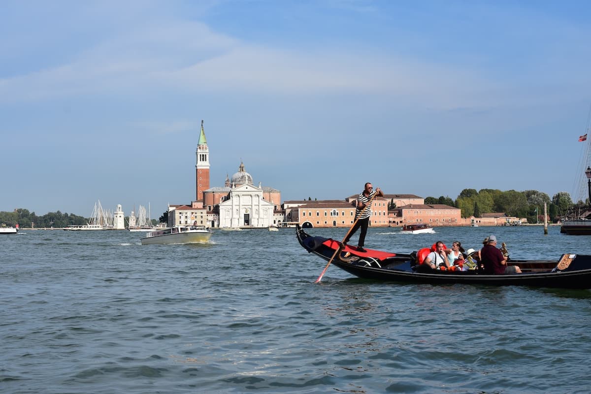 Venice: Gondola Ride with Live Commentary
