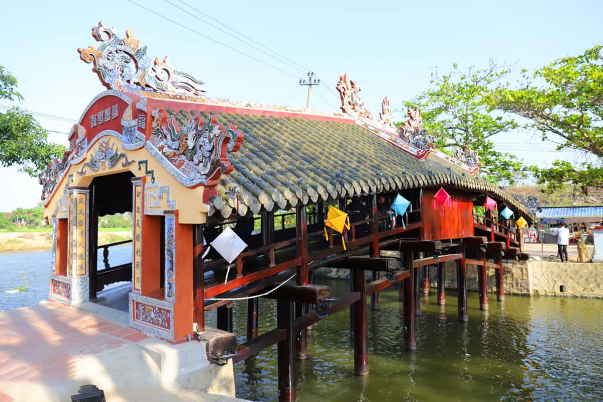 Thanh Toan Village Motorbike Tour with Cooking Class