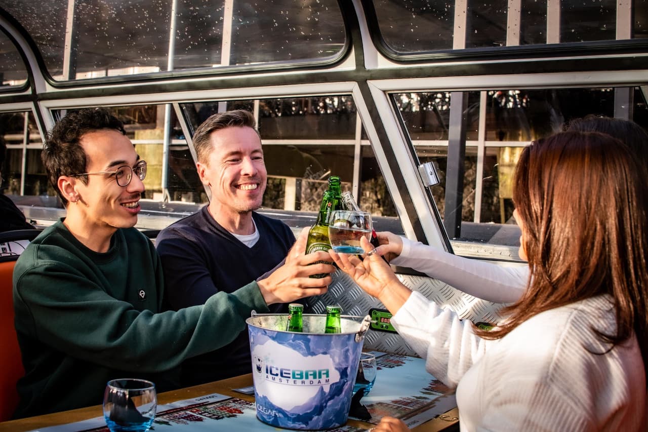 Amsterdam Canal Cruise Ticket with New York Pizza and Drinks – photo 6