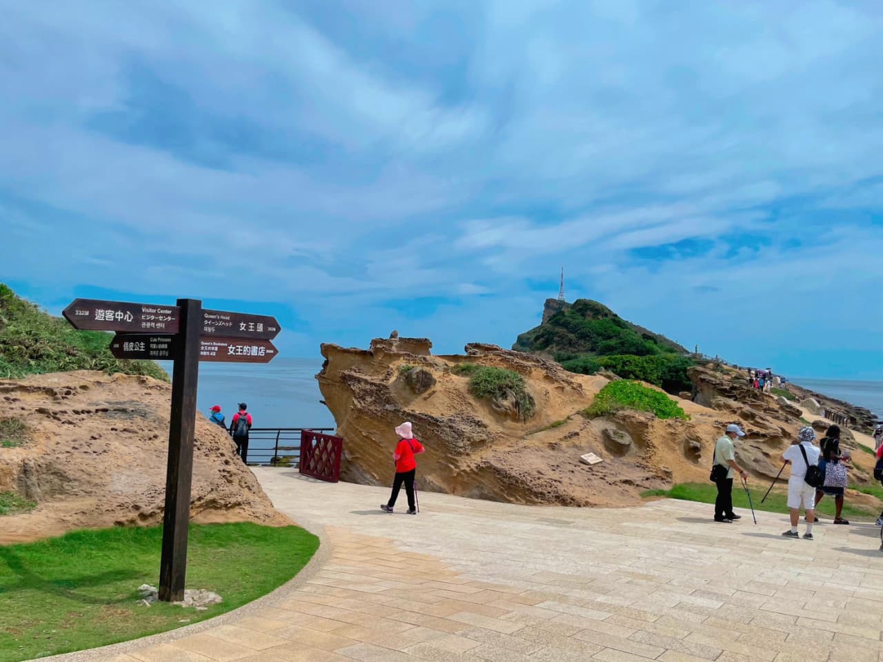 Yehliu, Jiufen, and Shifen Full-Day Tour from Taipei