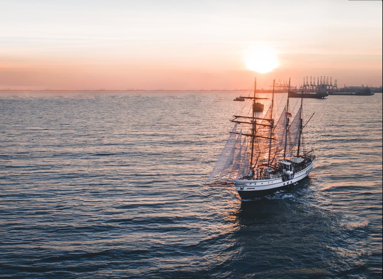 The Royal Albatross - Luxury Tall Ship Cruise Ticket – photo 29