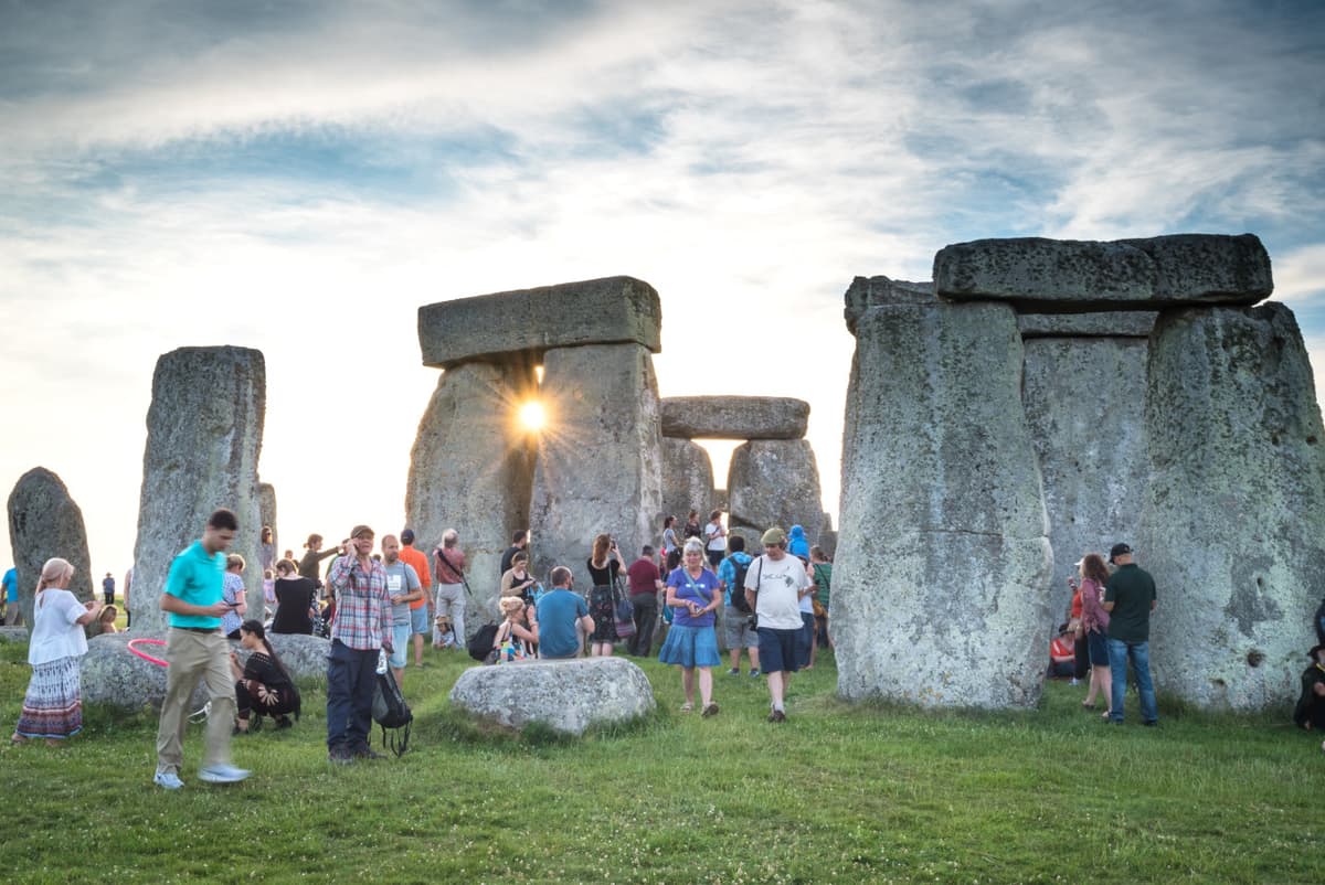 Windsor Castle, Stonehenge, and Oxford Tour from London