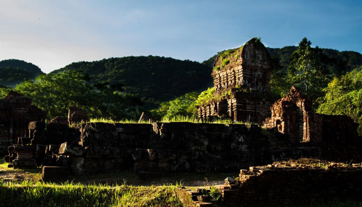 My Son Sanctuary and Hoi An Ancient Town Tour from Da Nang