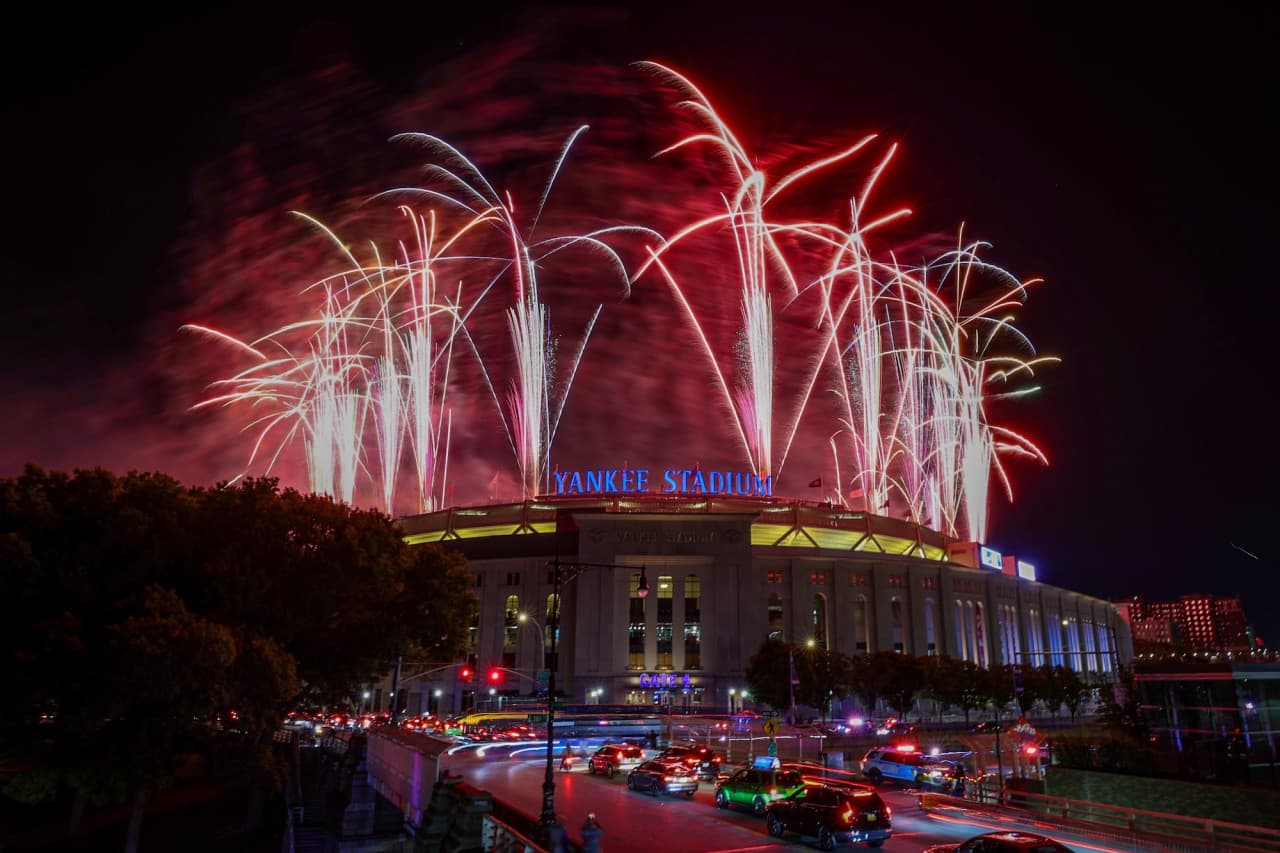 New York Yankees Baseball Game at Yankee Stadium – photo 12