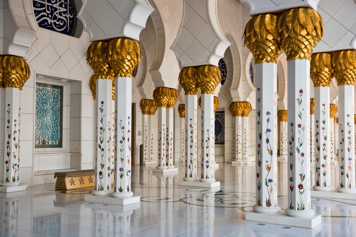 Sheikh Zayed Grand Mosque and Louvre Abu Dhabi Tour from Dubai
