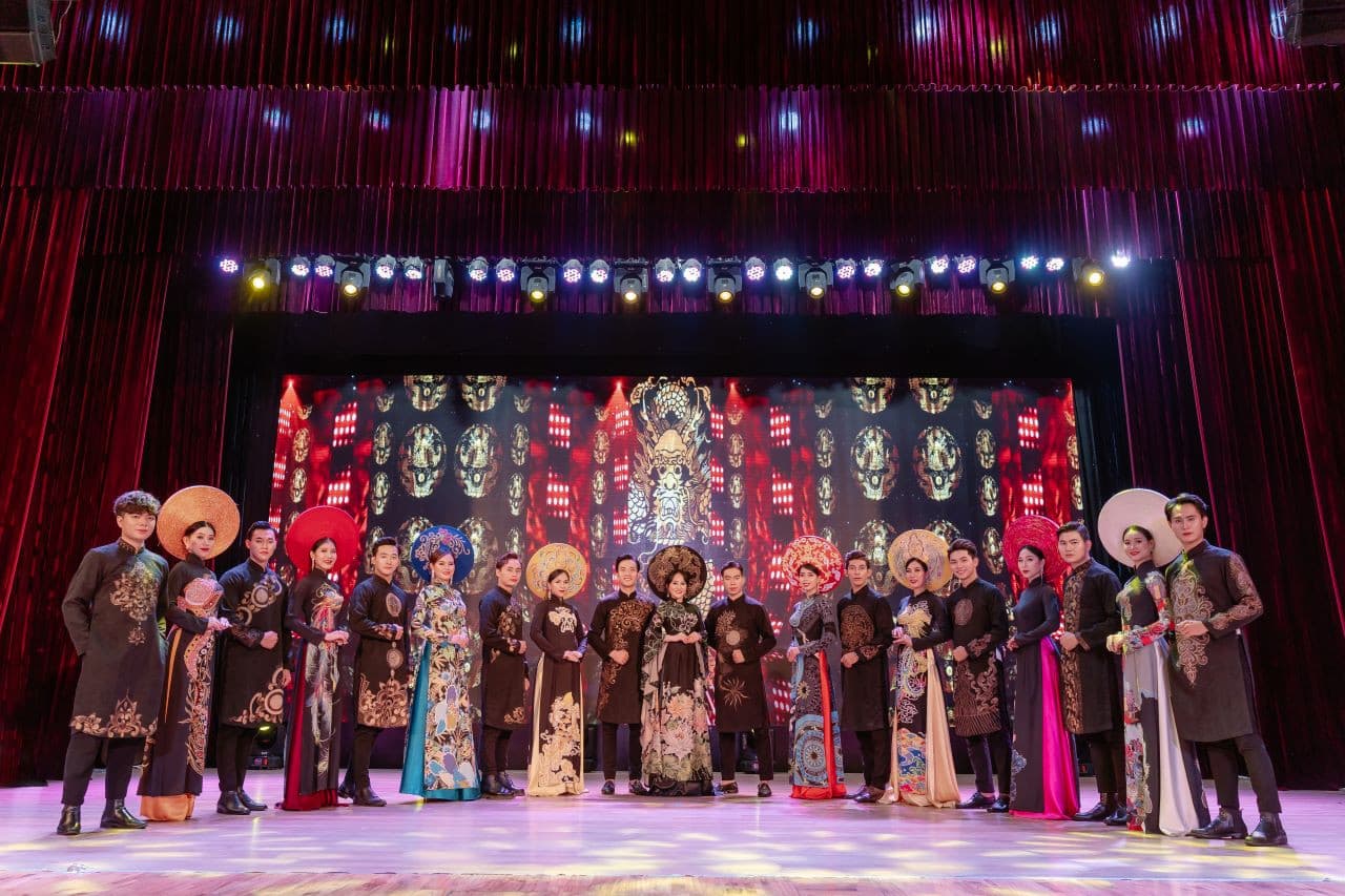 Ao Dai Show in Da Nang