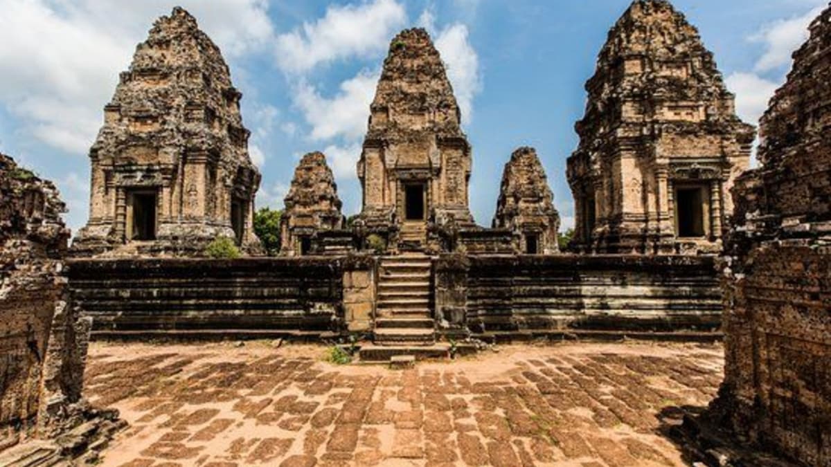 Banteay Srei Tour