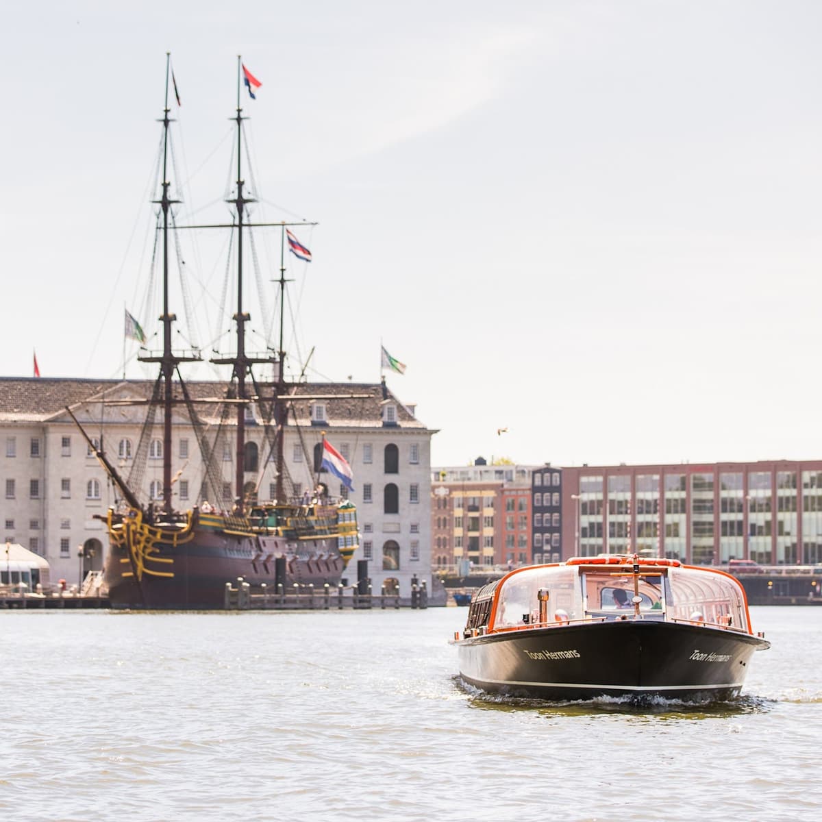 Amsterdam City Centre Canal Cruise Including Audioguide