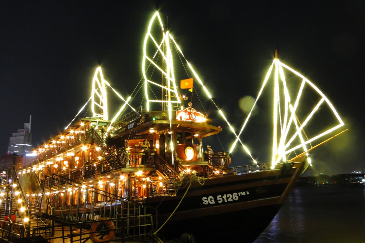 Ho Chi Minh City Traditional Vietnamese Water Puppet Show with Dinner
