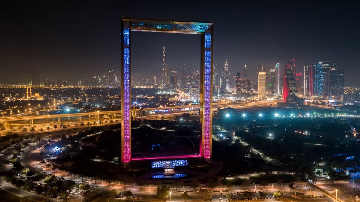 COMBO: Dubai Dolphinarium + Dubai Frame