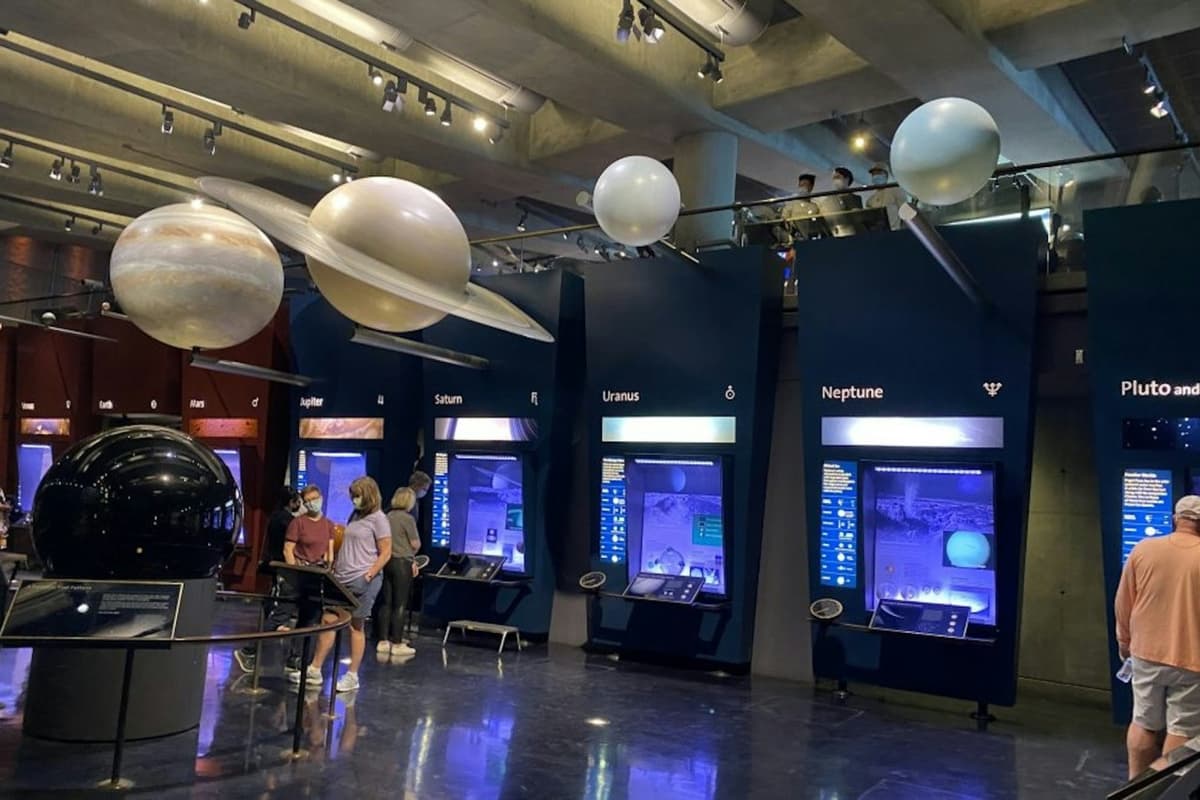Griffith Observatory: Guided Tour + Planetarium Show Ticket