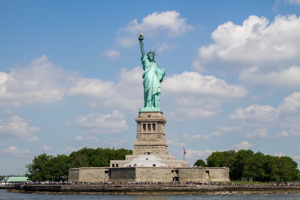 Official Circle Line Cruises, Downtown NYC: Reserved Straight-to-Board Ticket