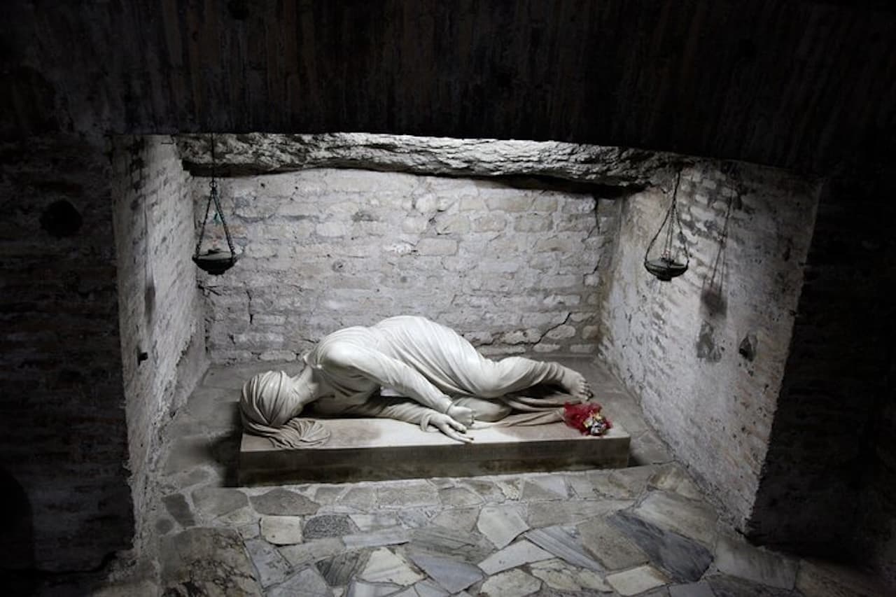 Rome Underground Tour: Capuchin Crypts, Christian Catacombs, Basilica of San Martino ai Monti – photo 9