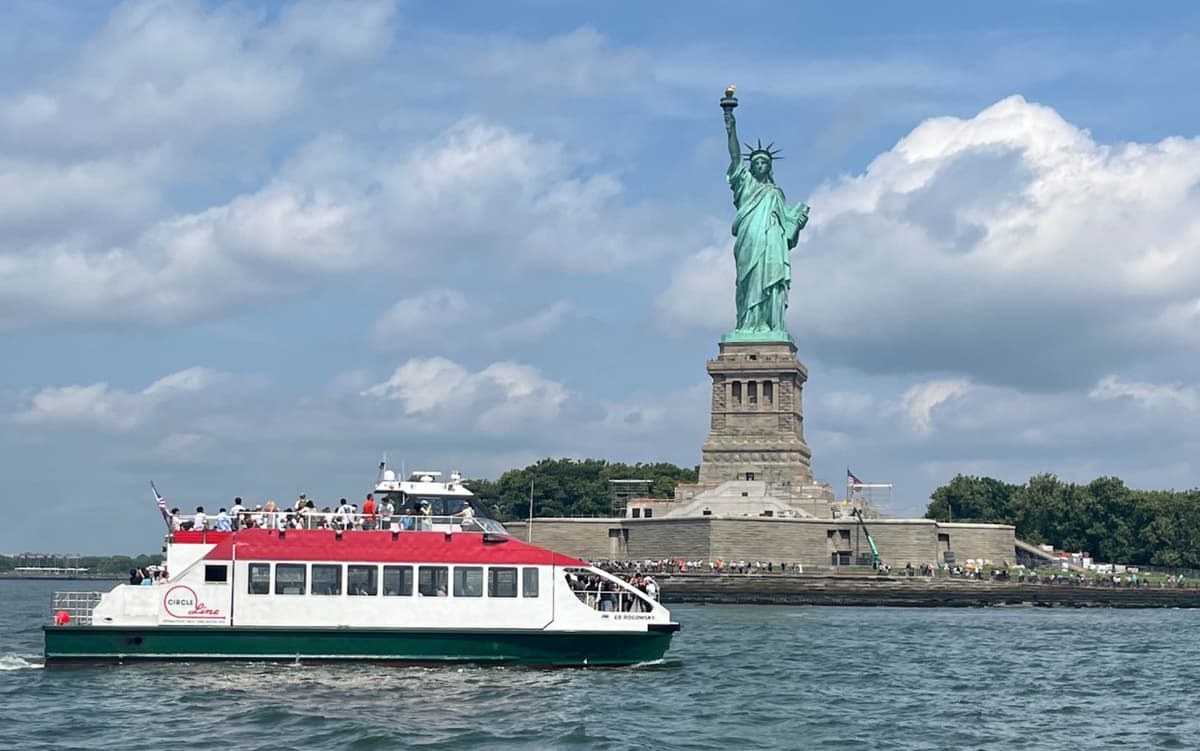 Official Circle Line Cruises, Downtown NYC: Reserved Straight-to-Board Ticket