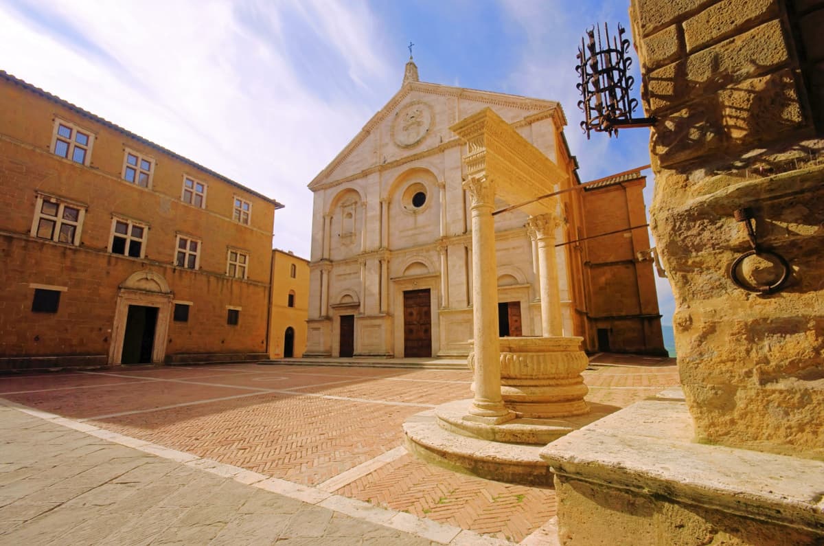 Medieval Tuscany Tour from Florence: Monteriggioni, Montalcino, Pienza