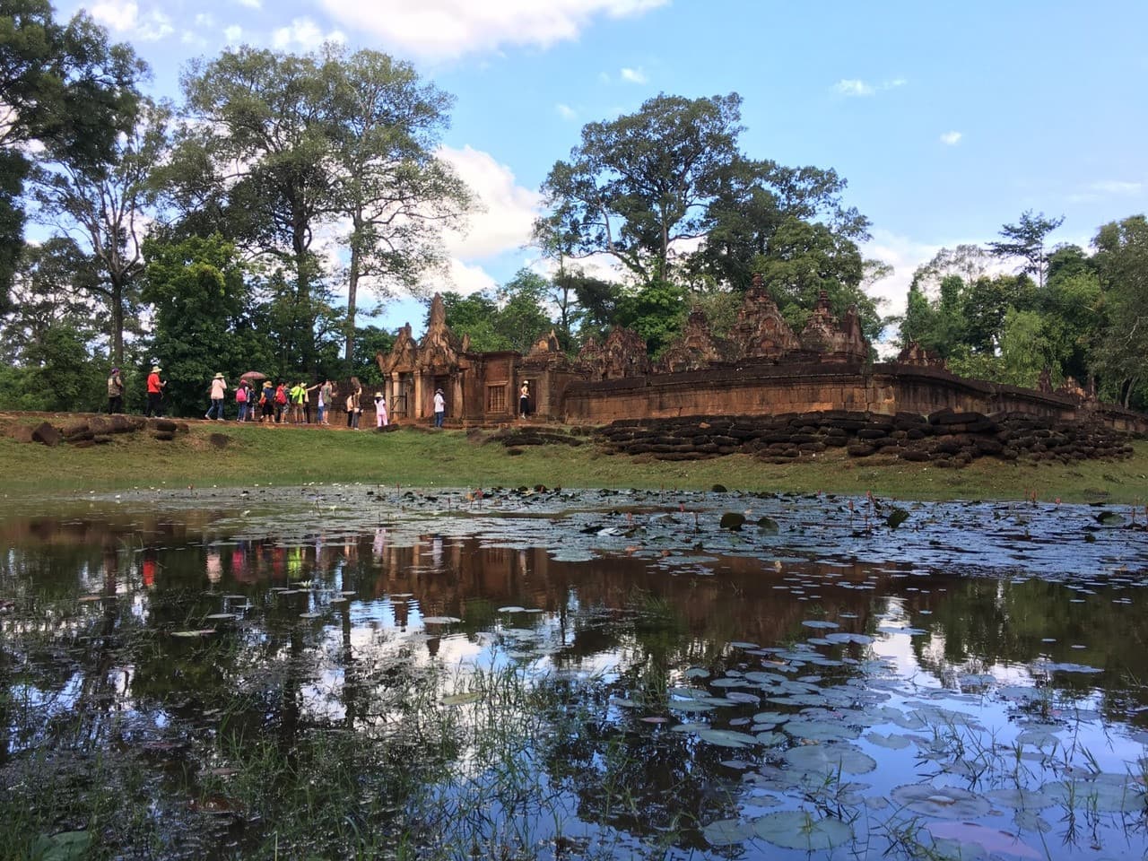 Beng Mealea, Banteay Srei, Banteay Samre, and Phnom Bakheng Tour – photo 8