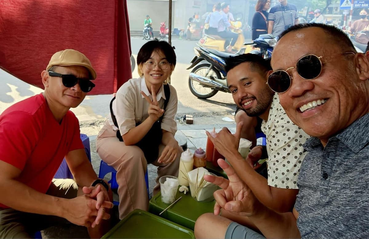 Egg Coffee Class and Hanoi Street Food Walking Tour