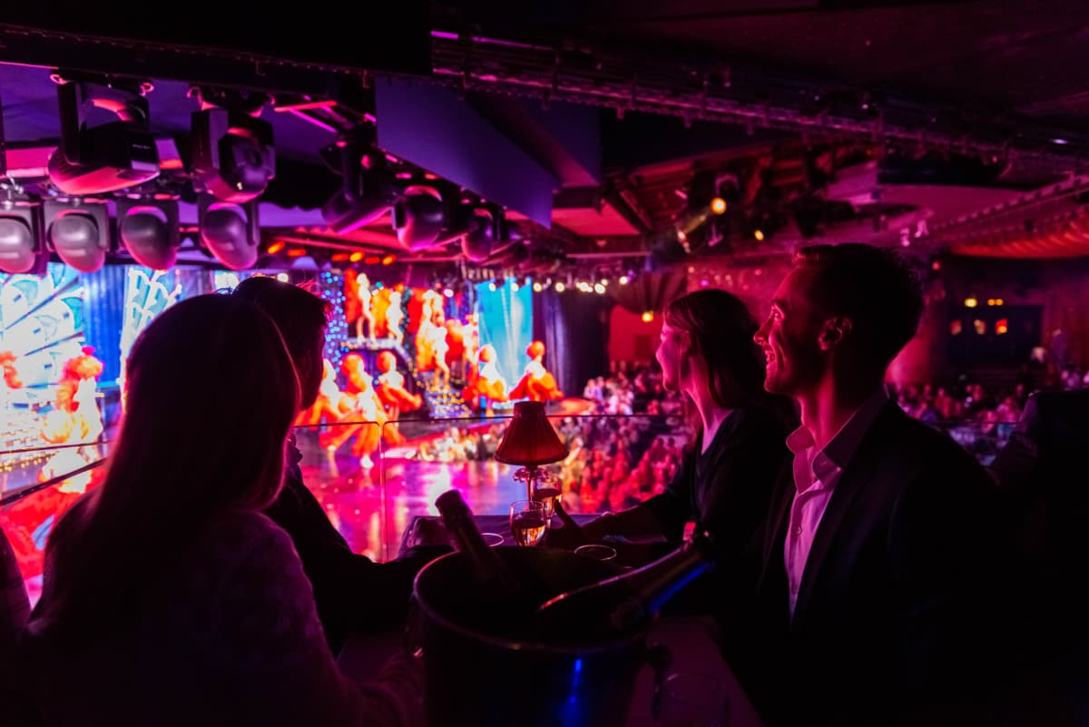 Moulin Rouge Cabaret Show and Paris Bus Tour