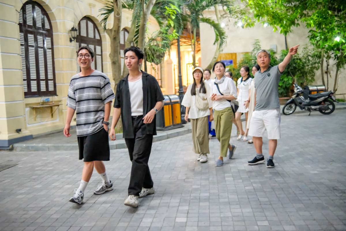 Egg Coffee Class and Hanoi Street Food Walking Tour