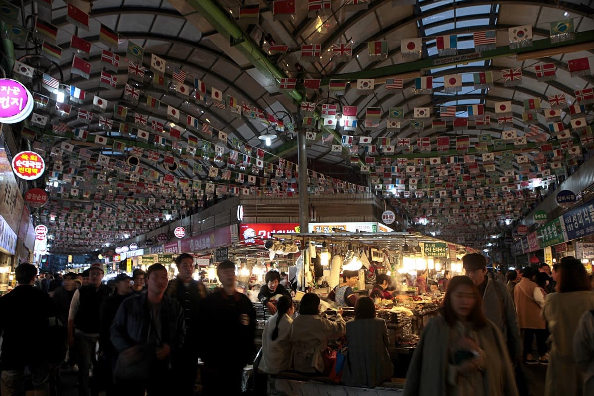 Dongdaemun Hop-on Hop-off Bus Tour by Yellow Balloon City Bus