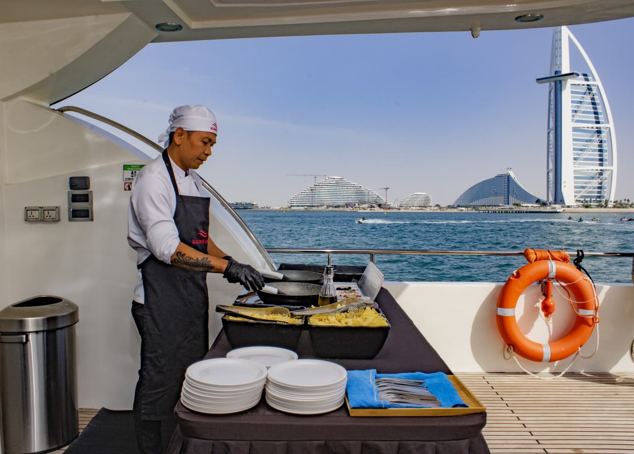 Dubai Marina Luxury Super Yacht Cruise – photo 4