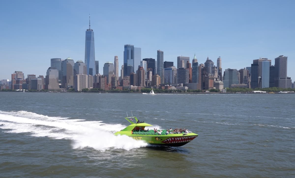 The Beast Speedboat Ride to Statue of Liberty by Circle Line: Reserved Straight-to-Board Ticket