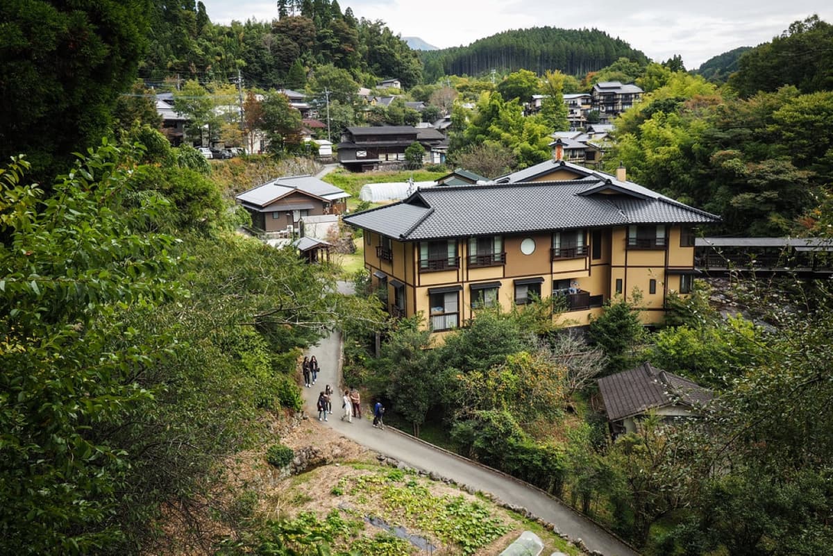 Kumamoto Castle, Aso Volcano, and Kurokawa Onsen Kyushu Tour from Fukuoka