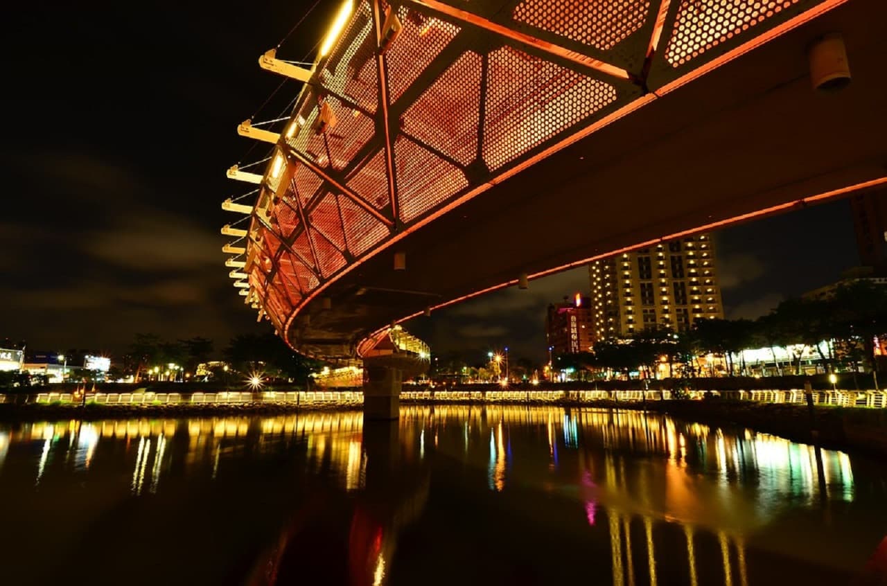 Kaohsiung Night Tour and Love River Cruise