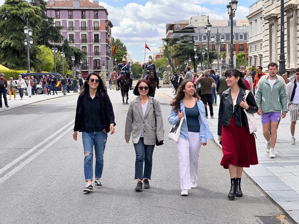 Madrid Old Town Walking Tour in English, Mandarin, Korean with Flamenco Show