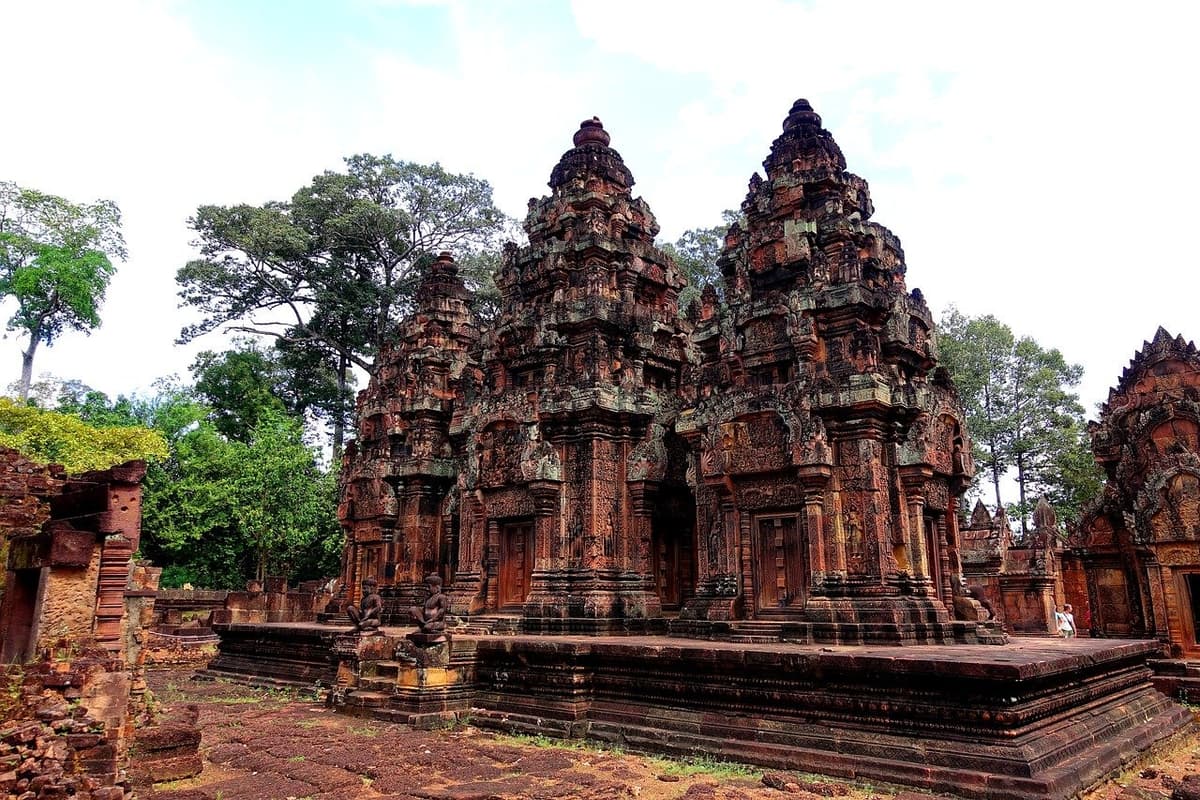 Banteay Srei Temple Tour
