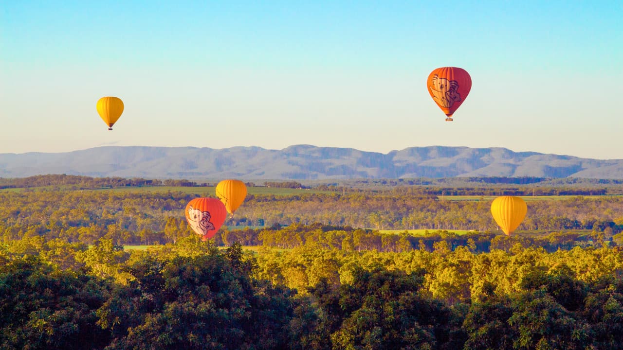 Sunrise Hot Air Balloon Flight near Cairns with Sparkling Wine and Optional Round Trip Transfer – photo 3