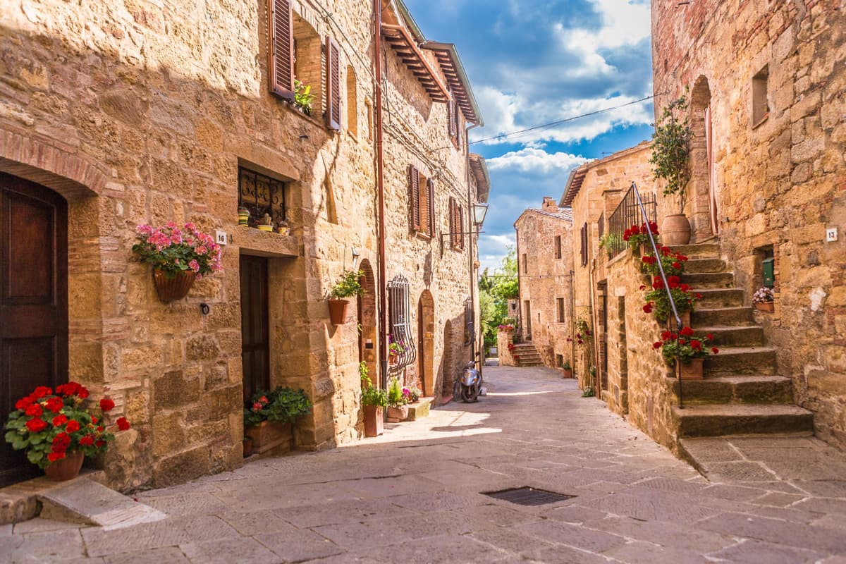Medieval Tuscany Tour from Florence: Monteriggioni, Montalcino, Pienza