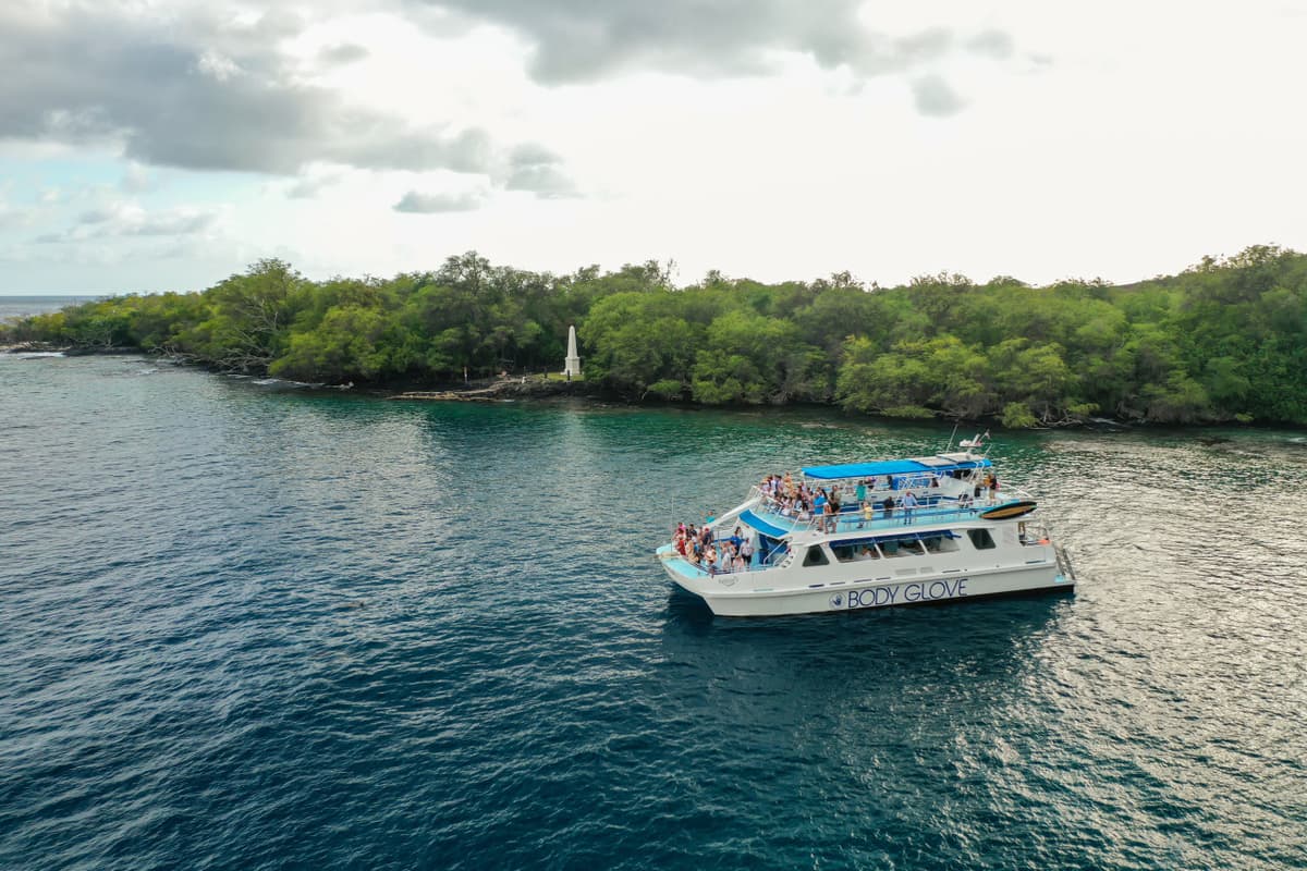 Dinner Cruise from Kona Coast to Kealakekua Bay