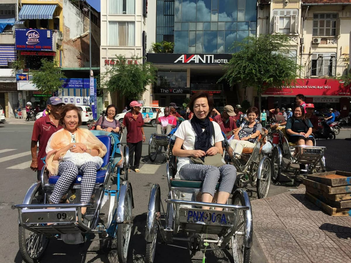 Chef Vu Cooking Class with Market Tour and Cyclo Ride
