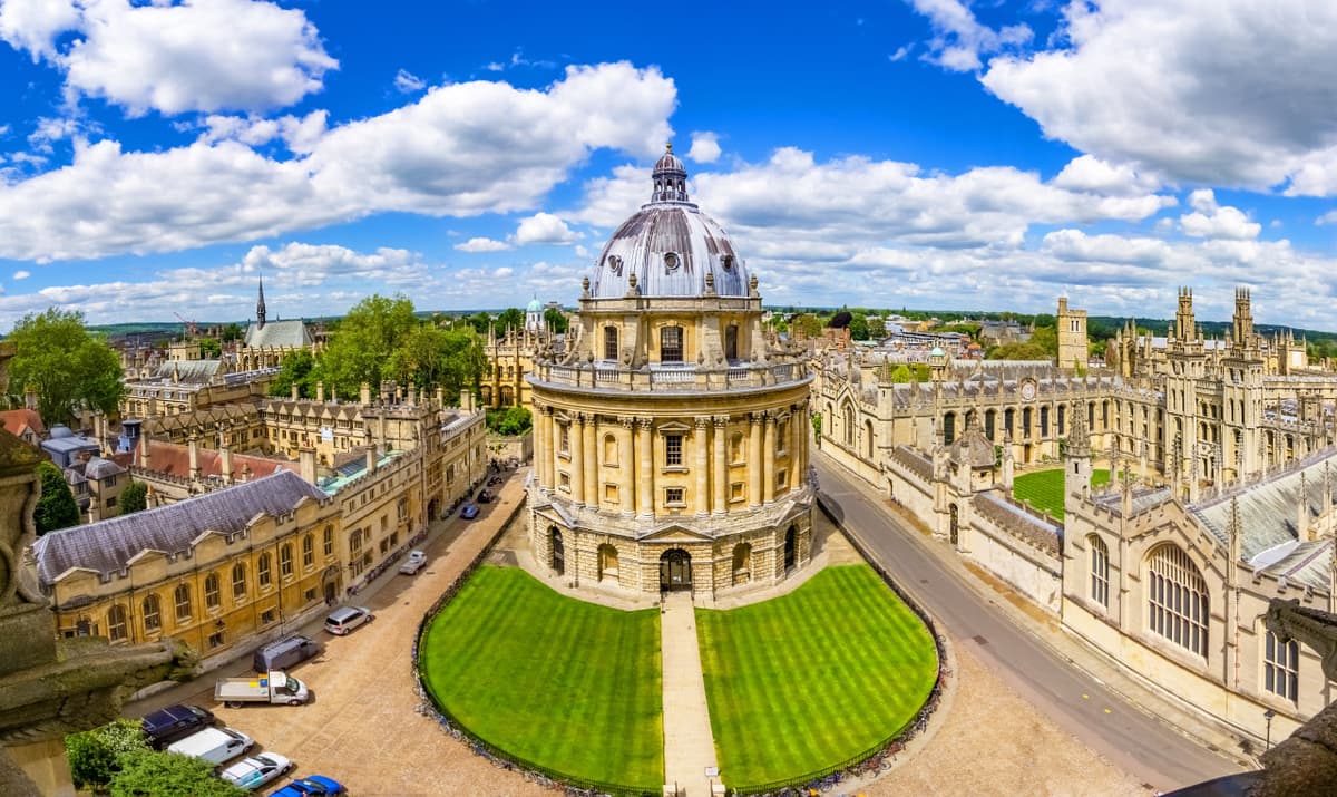 Windsor Castle, Stonehenge, and Oxford Tour from London