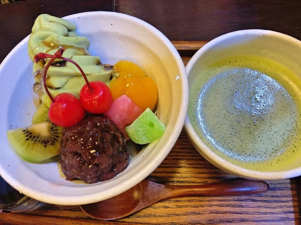 Tokyo Family Food Tour in Asakusa and Sensoji