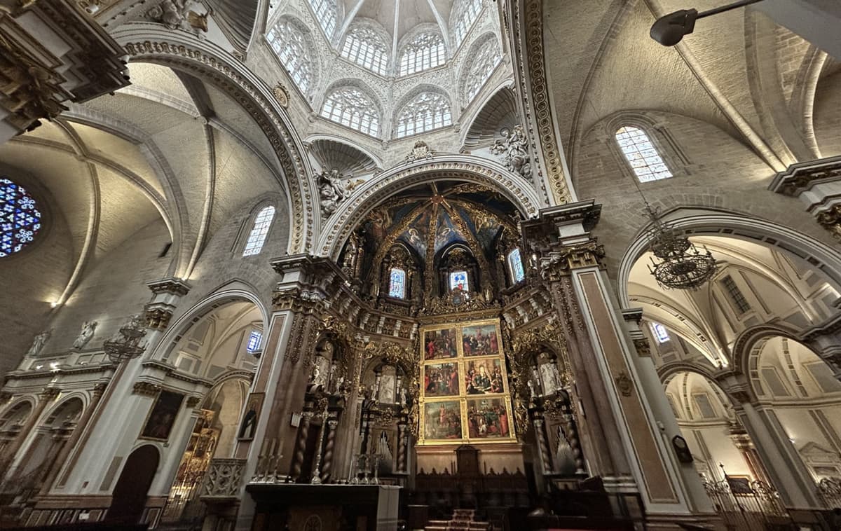 Valencia Cathedral & Holy Grail Tour with English-Speaking Guide & Fast Track Entry