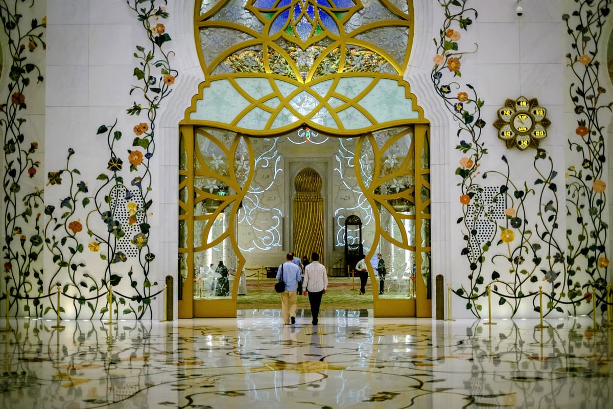 Sheikh Zayed Grand Mosque and Louvre Abu Dhabi Tour from Dubai