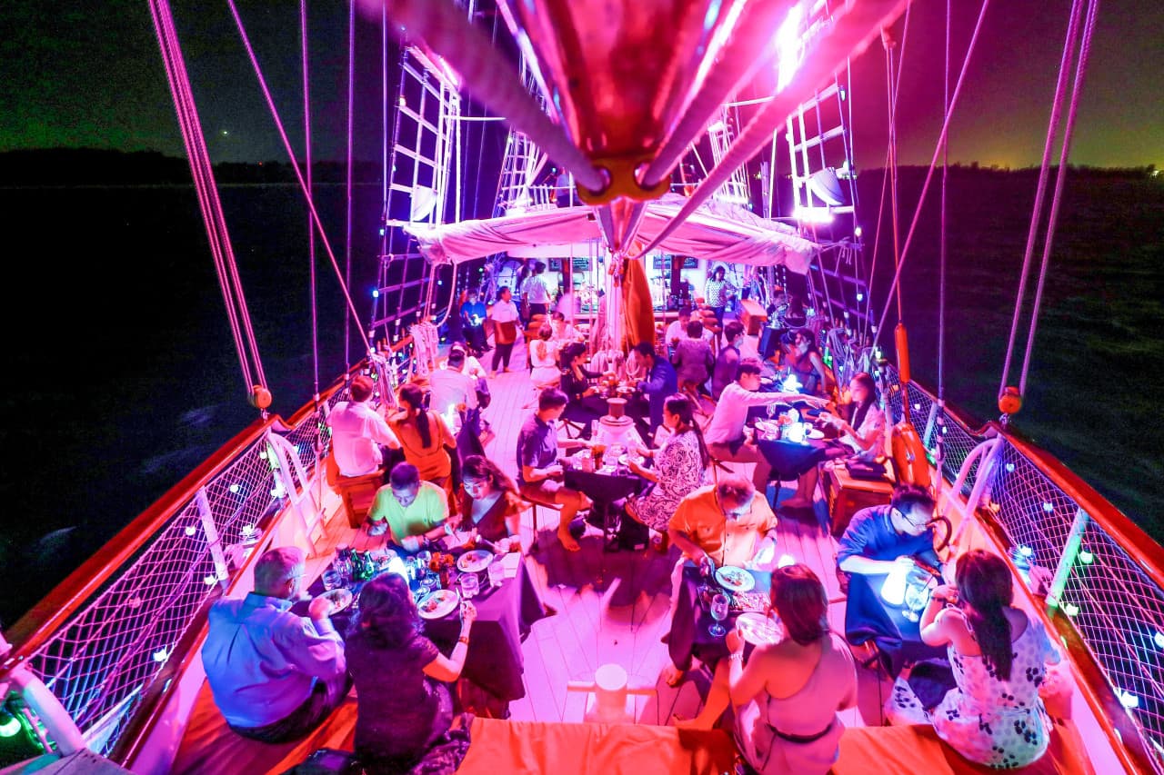 The Royal Albatross - Luxury Tall Ship Cruise Ticket – photo 30