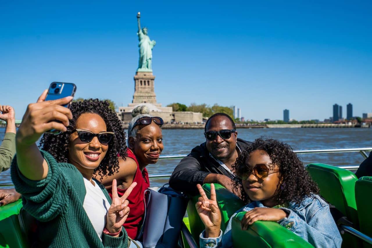 The Beast Downtown Speedboat to Statue of Liberty by Circle Line: Reserved Straight-to-Board Ticket