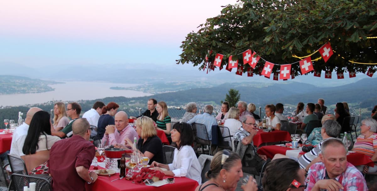 Zurich Sunset Tour and Dinner with Swiss Cheese Fondue